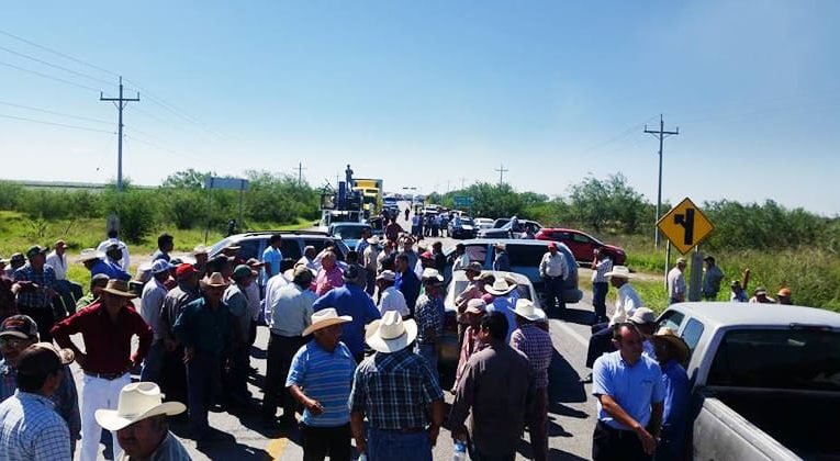 Campesinos nuevamente bloquean carretera Victoria-Matamoros