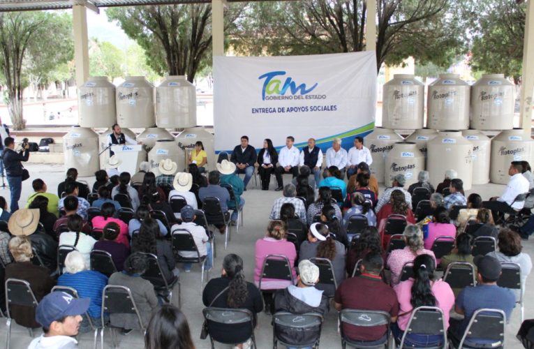 Gobierno de Tamaulipas y SEBIEN entrega insumos en Palmillas