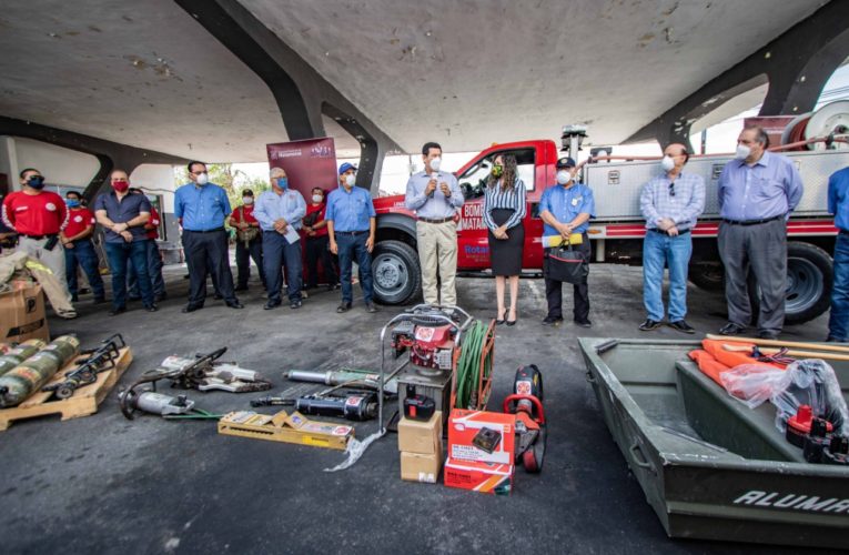 Club Rotario Matamoros Industrial dona equipo para bomberos de Matamoros