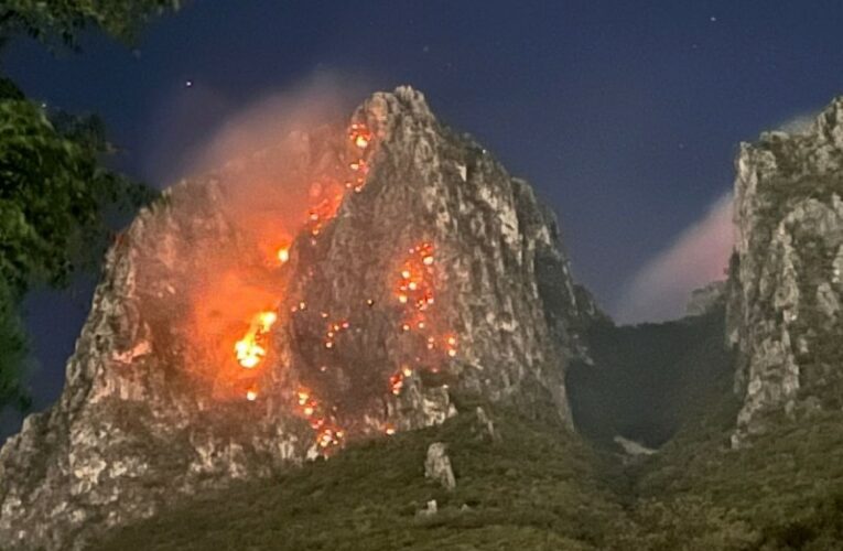 Se incendia el Cerro de la Silla en Monterrey